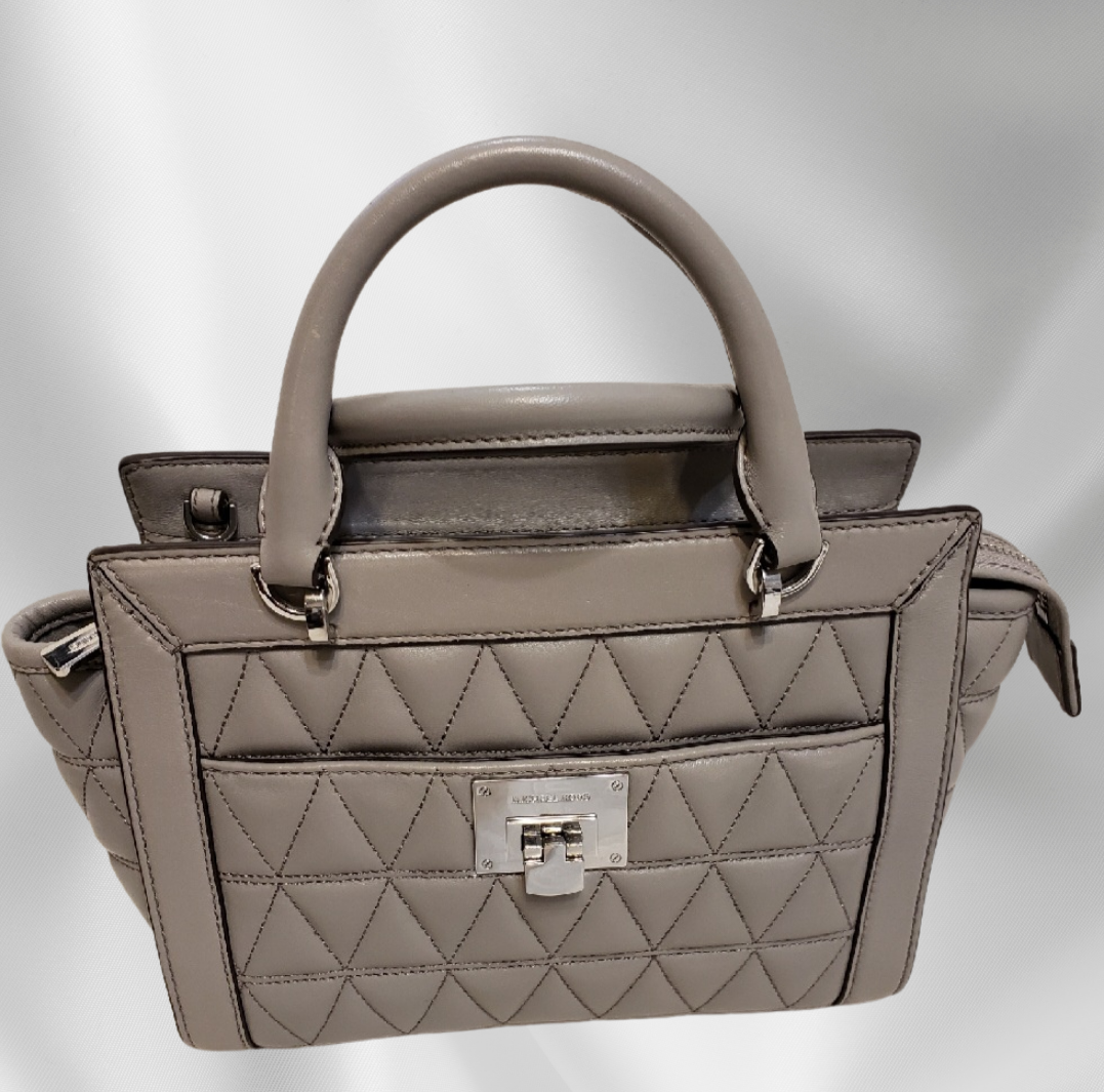 Michael kors 2025 quilted purse
